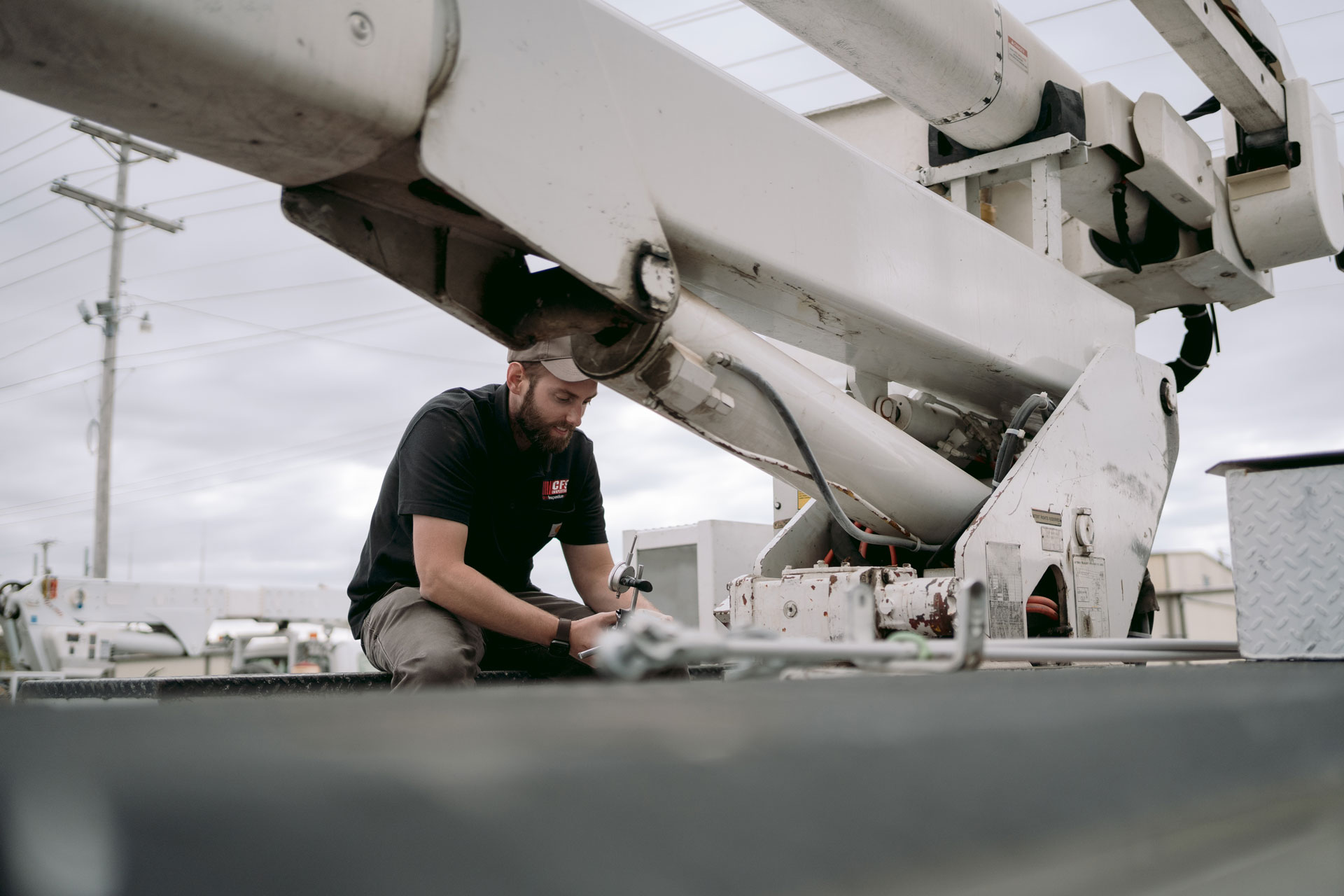 Bucket truck arm inspection